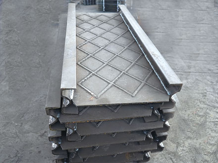 矿用刮板机中部槽 SGB420/30过渡槽 刮板输送机配件 规格全可定制